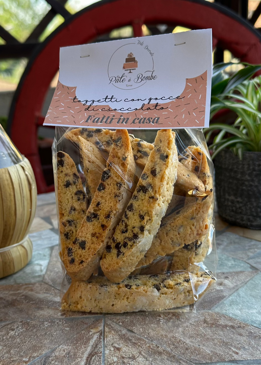Tozzetti con gocce di cioccolato